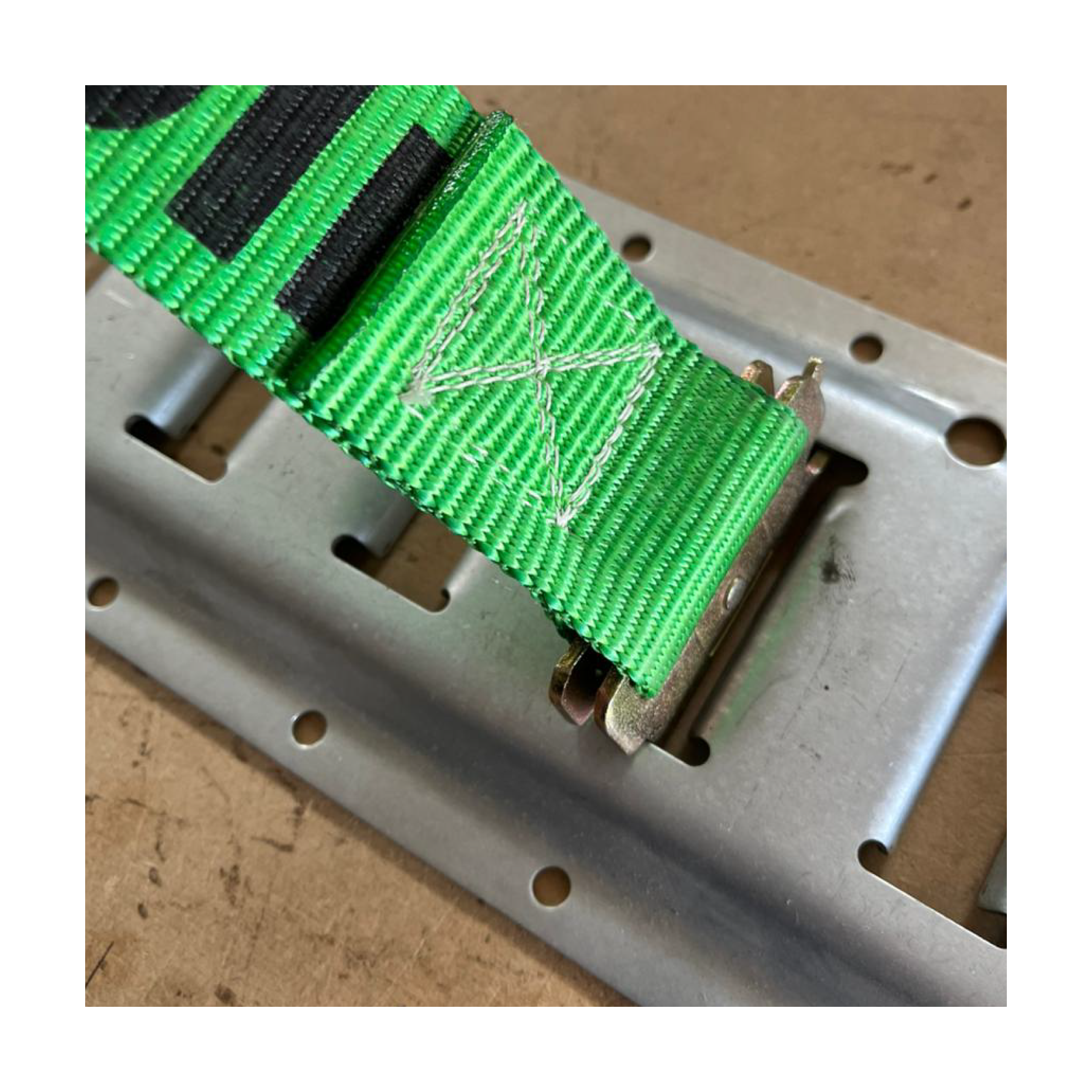 Riel logístico horizontal de 10´ galvanizado - Imagen 3